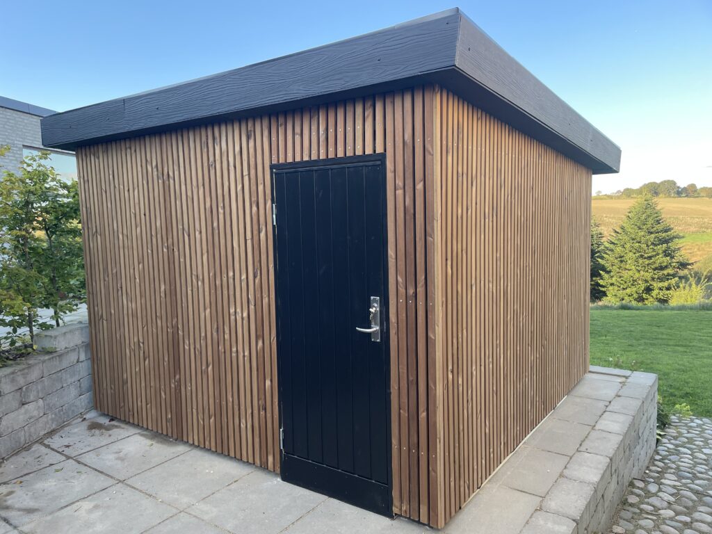 Skur i ThermoWood ved Silkeborg
